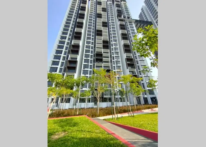 Astetica Pool & Lake View High Floor 100Mbps Wifi Netflix