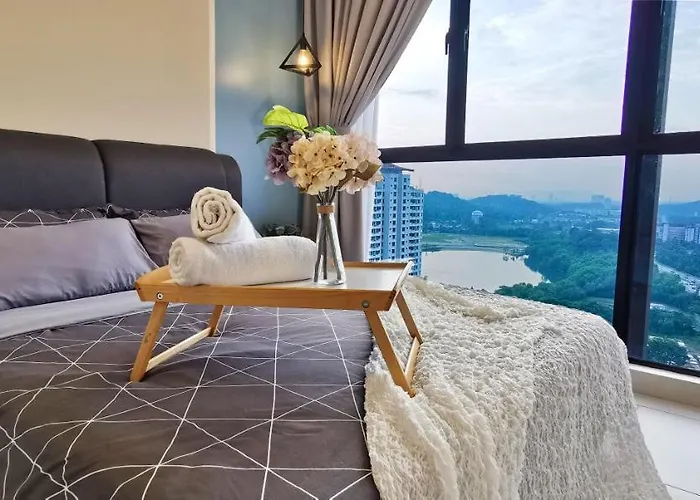 Astetica Pool & Lake View High Floor 100Mbps Wifi Netflix