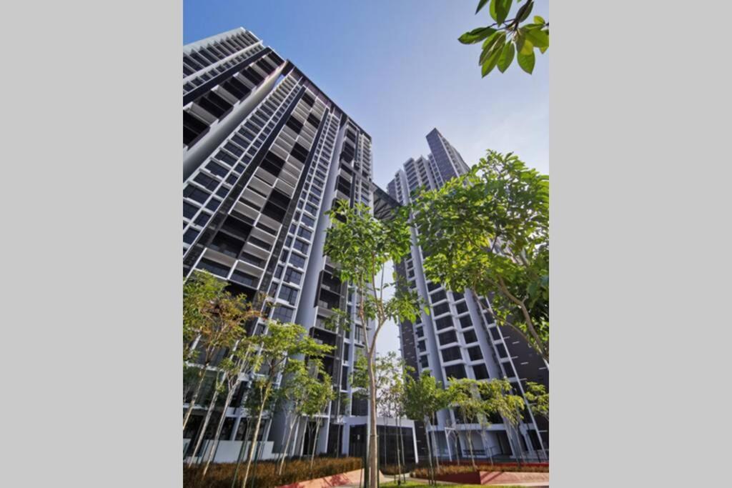 Astetica Pool & View High Floor 100mbps Wifi Netflix Seri Kembangan