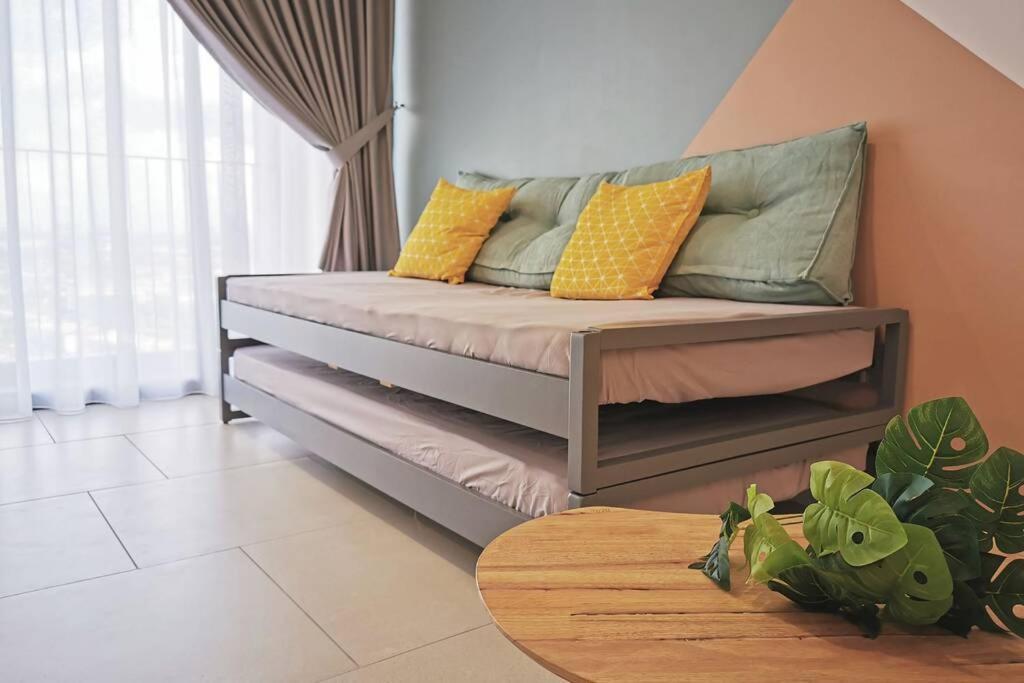 Astetica Pool & View High Floor 100mbps Wifi Netflix Seri Kembangan