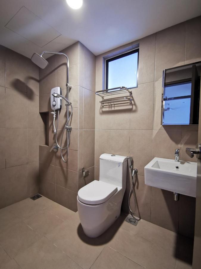 Astetica Pool & View High Floor 100mbps Wifi Netflix Seri Kembangan
